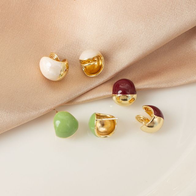 Ear Earring Bead Stud / Clip-On