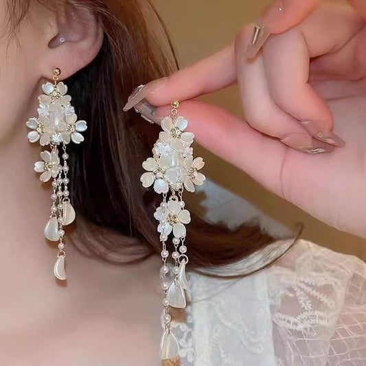 Faux Chandelier Earring Pearl Floral Alloy