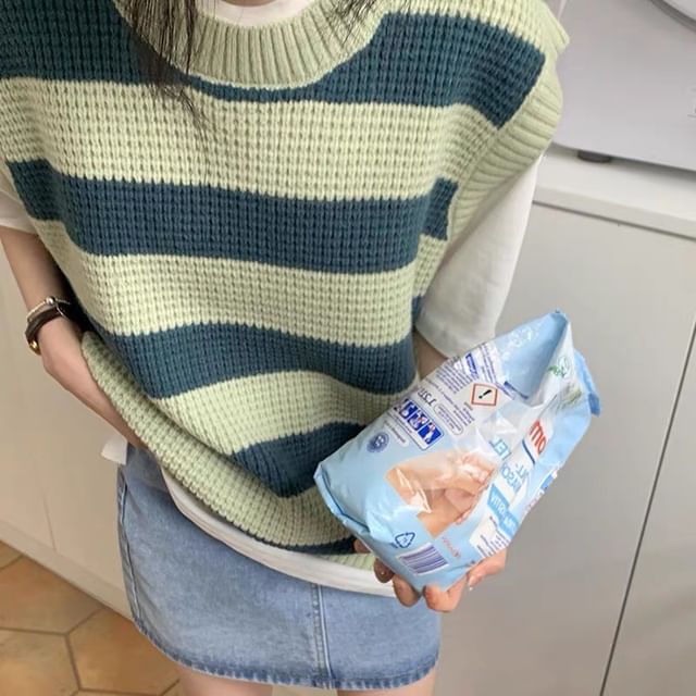 Knit Round Neck Sleeveless Striped Vest