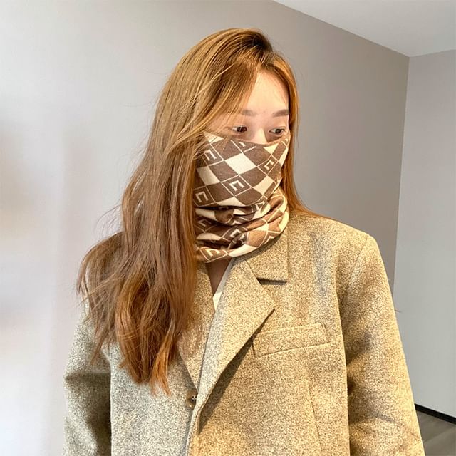 Multi-Way Knit / Beanie Scarf Diamond Print