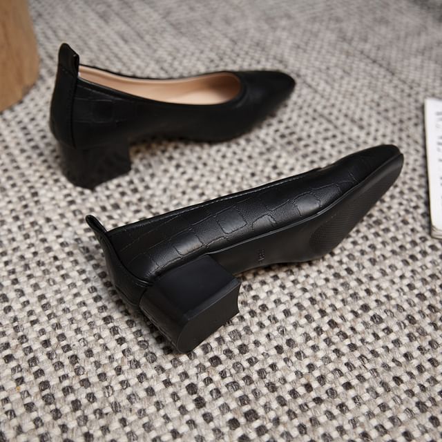 Grain Toe Crocodile Pumps Square