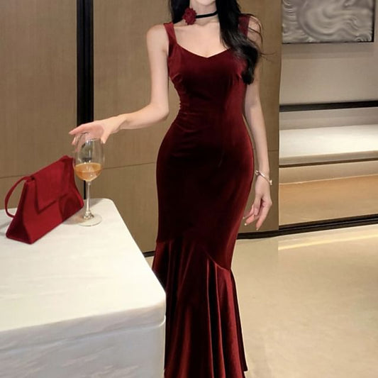 Mermaid Back Sleeveless Open Velvet Plain Gown Evening V-Neck