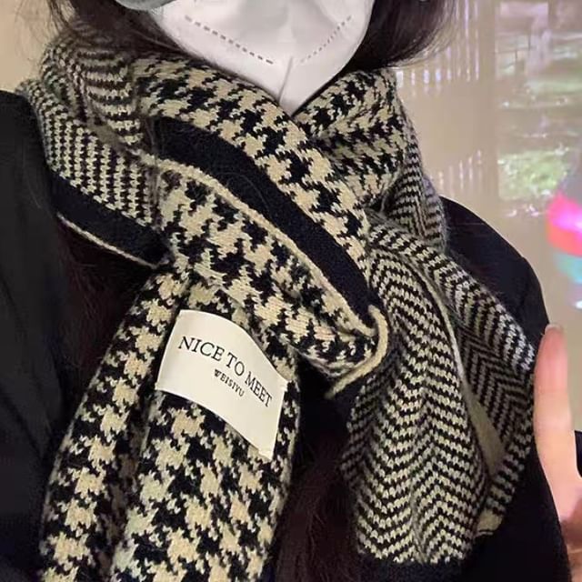 Scarf Houndstooth Knit