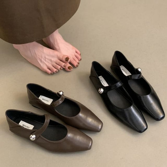 Mary Toe Square Jane Flats
