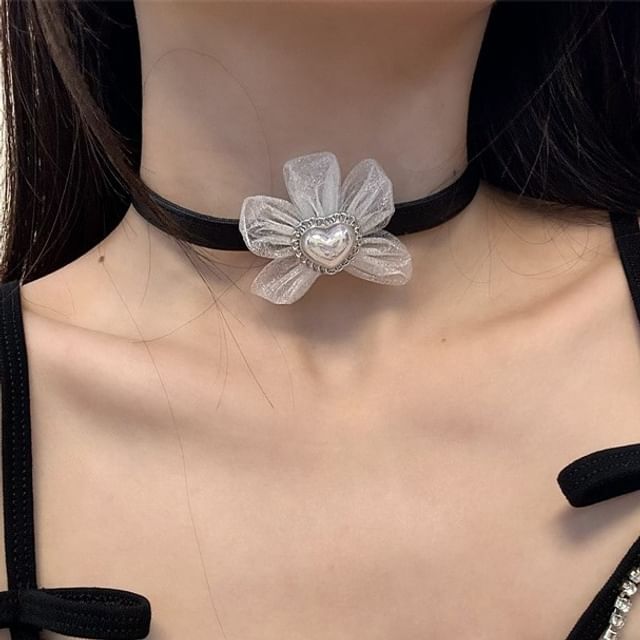 Faux Choker Heart Leather Floral