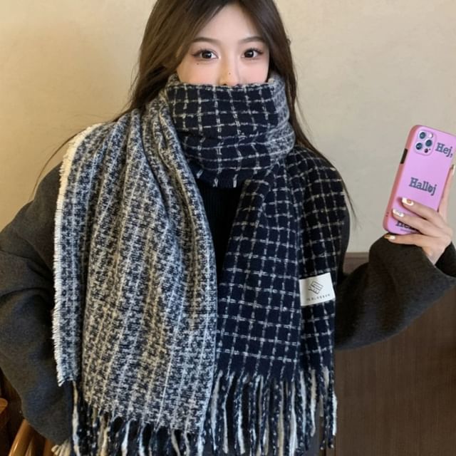 Scarf Fringe Plaid