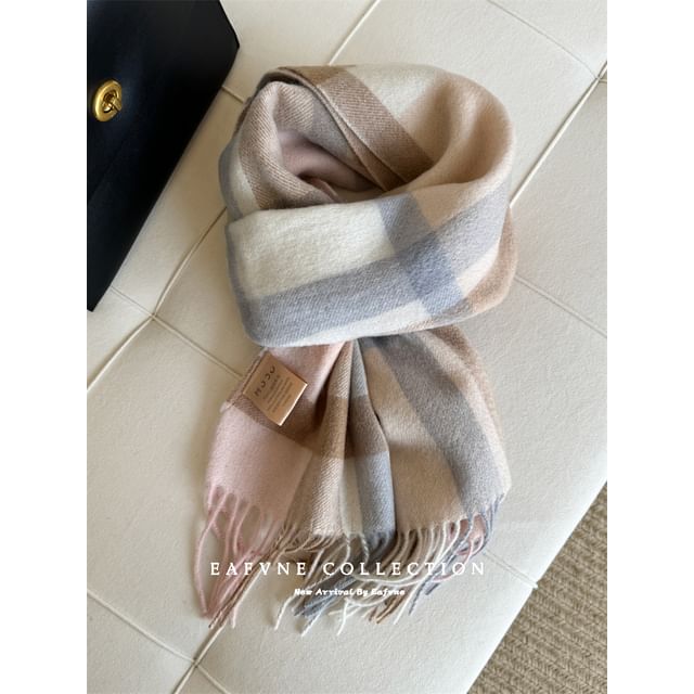Wool Applique Plaid Lettering Scarf Fringed