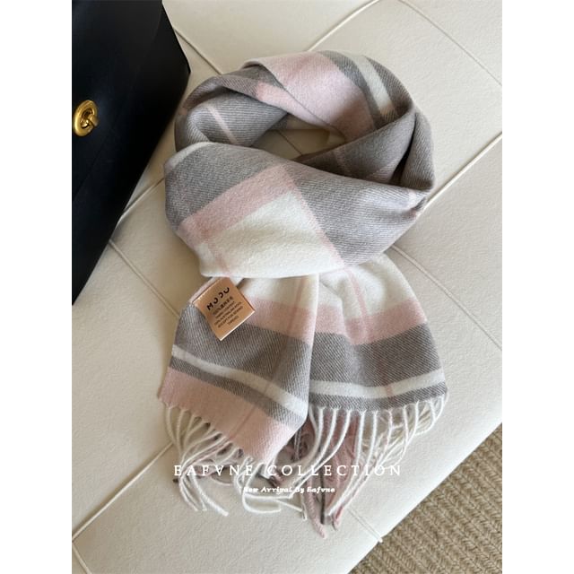 Wool Applique Plaid Lettering Scarf Fringed