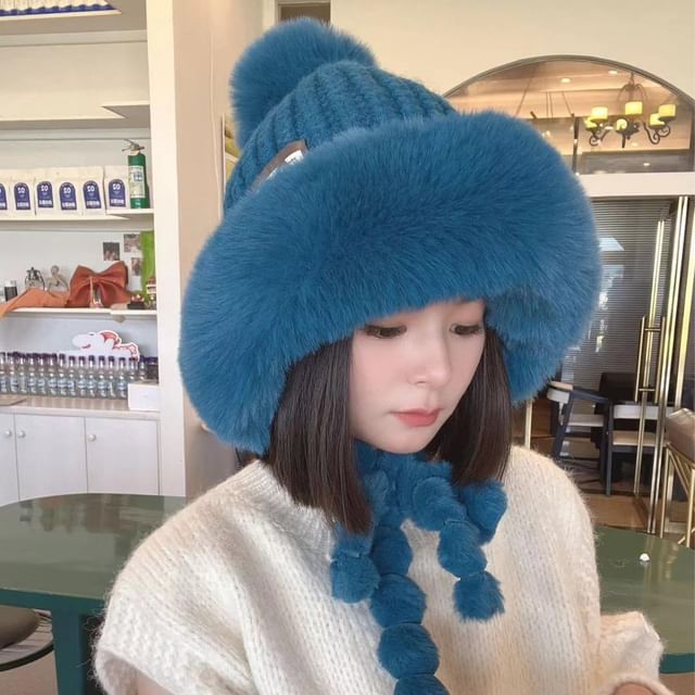 Lettering Hat Trapper Applique Knit Faux Fur