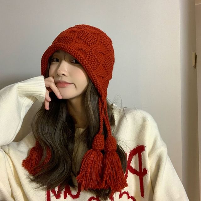 Tasseled Bonnet Knit Hat