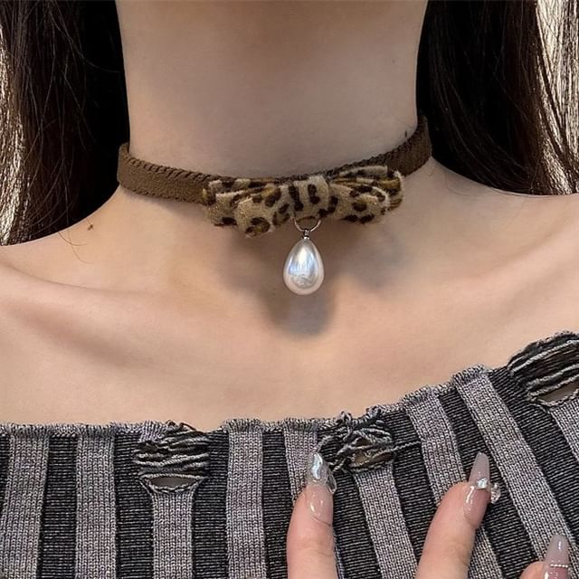 Print Bow Pearl Pendant Faux Choker Droplet Leopard