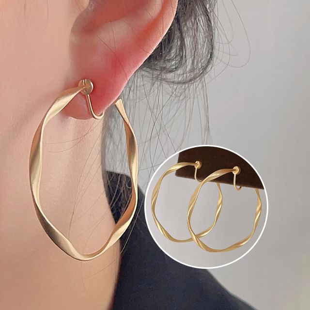 Alloy Ear Twisted Cuff Hoop
