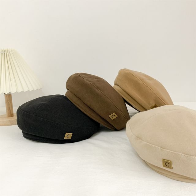 Beret Plain Lettering