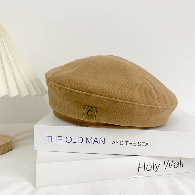 Beret Plain Lettering