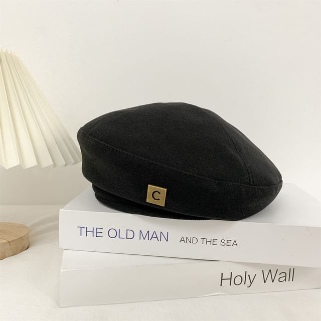 Beret Plain Lettering