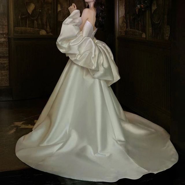 Satin Trained Set: Ball + Shawl A-Line Sweetheart Strapless Gown Plain Neckline