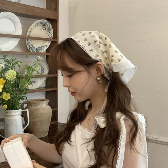 Scarf (Various Head Lace Triangle Embroidered Designs)