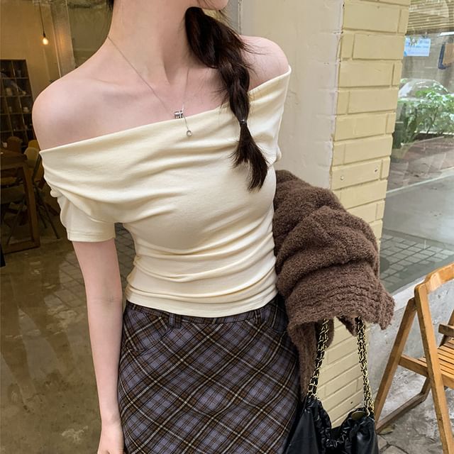 Tee Plain Ruched Short-Sleeve Off-Shoulder Crop