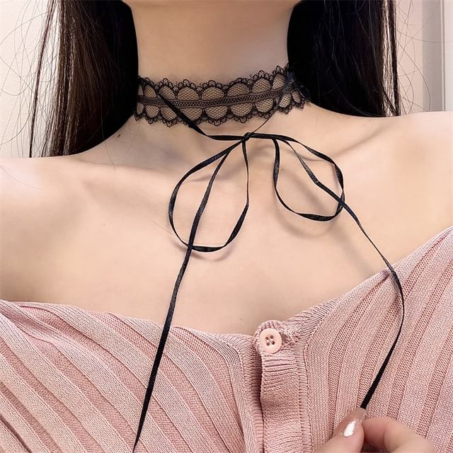 Ribbon Lace Choker