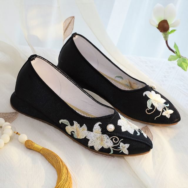 Embroidered Flats Flower