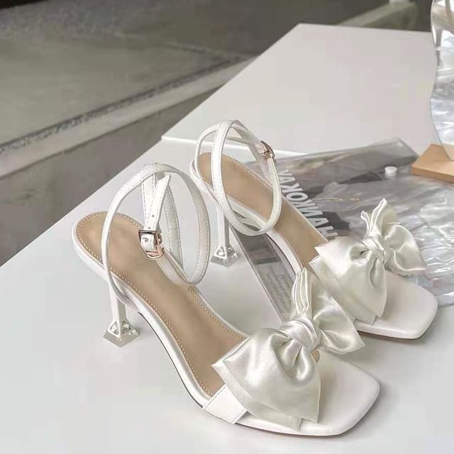Accent Bow Sandals Heel High