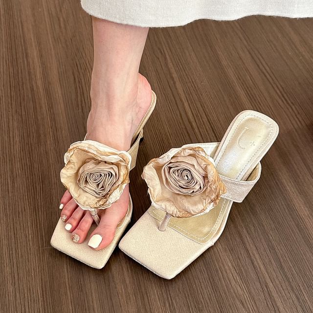 Low Flip Heel Accent Flops Flower