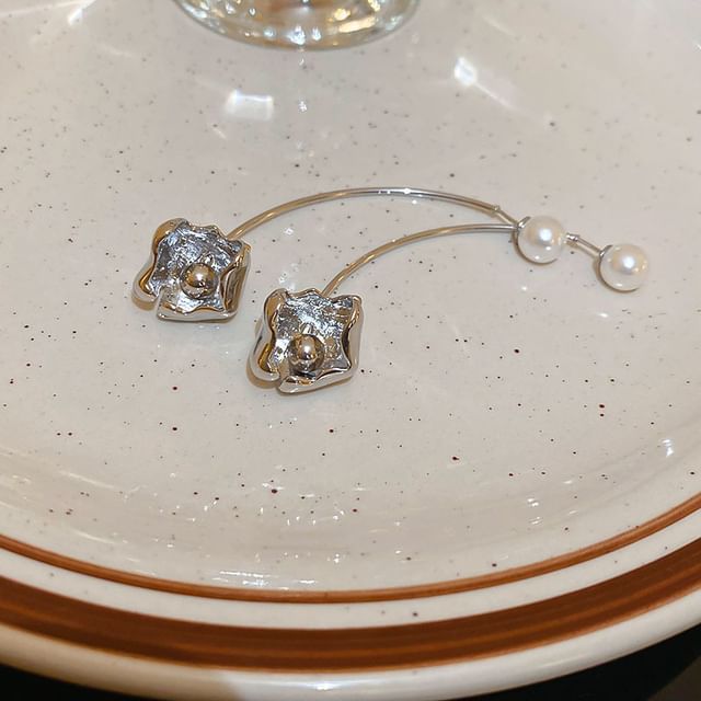 Pearl Alloy Floral Faux Dangle Earring