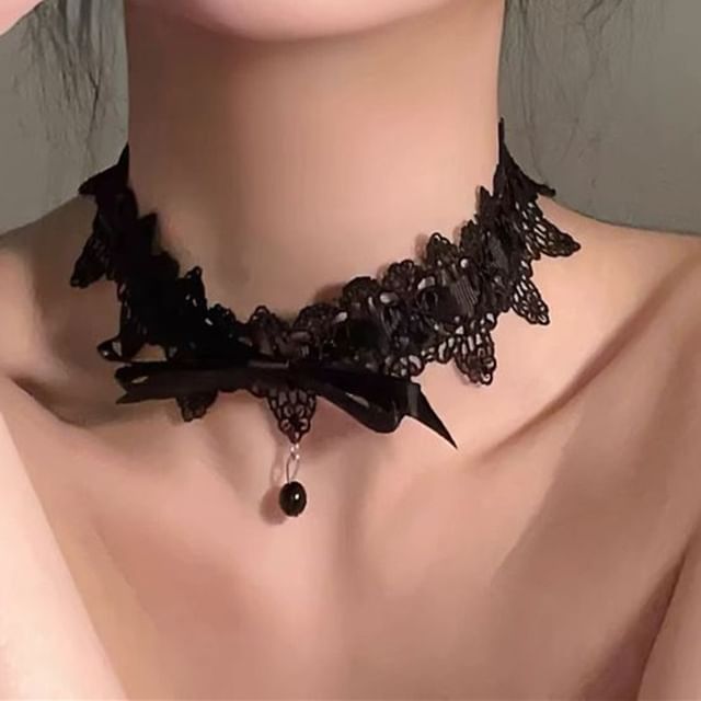 Lace Bead Bow Choker Pendant