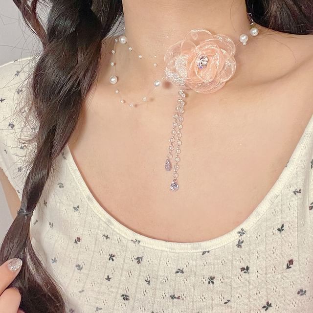 Fringed Floral Faux Pearl Necklace