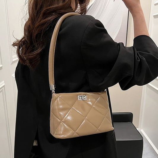 Bag Quilted Twisted Bucket