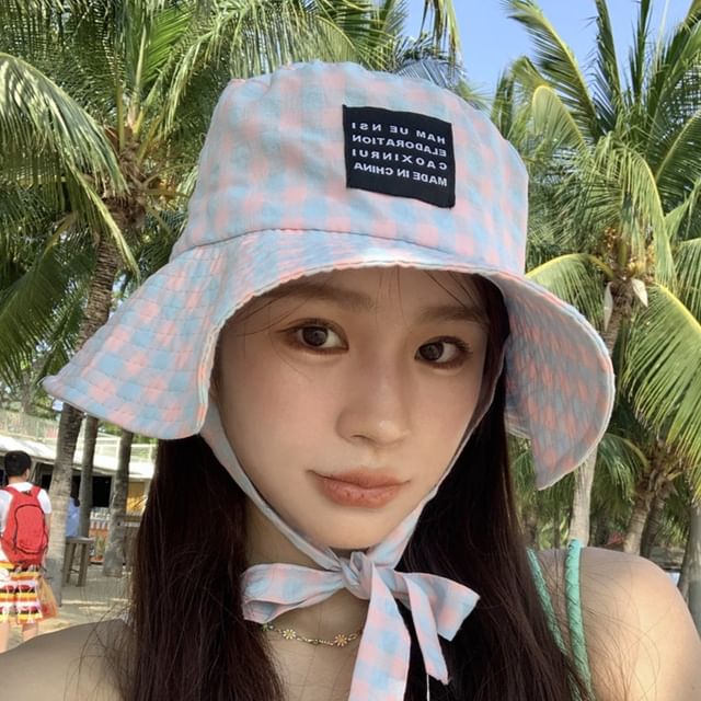 Applique Gingham Bucket Hat