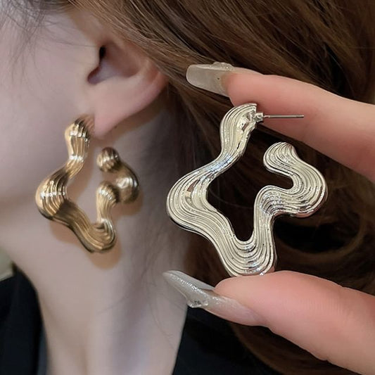 Copper Earring Wavy Hoop