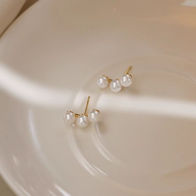 Faux Stud Pearl Earring