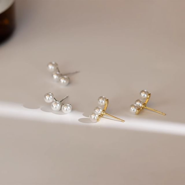 Faux Stud Pearl Earring