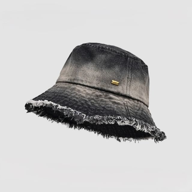 Bucket Hat Edge With Frayed Denim
