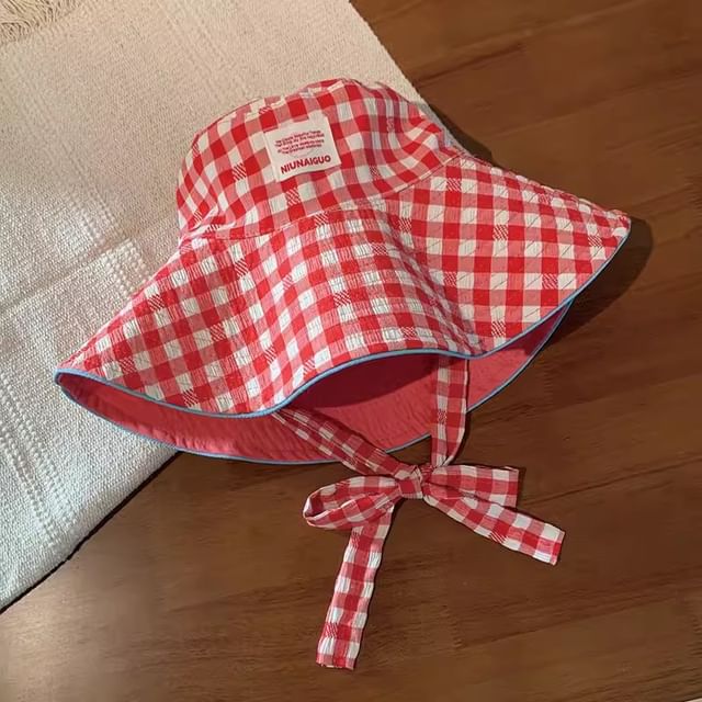 Pattern With Bucket Chin Strap Checkered Hat