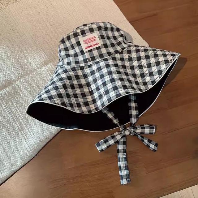 Pattern With Bucket Chin Strap Checkered Hat