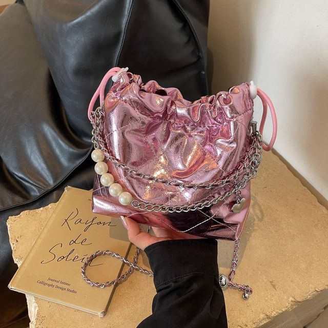 Chain Bucket Quilted Strap Bag