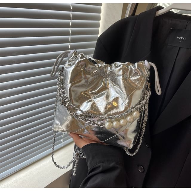 Chain Bucket Quilted Strap Bag