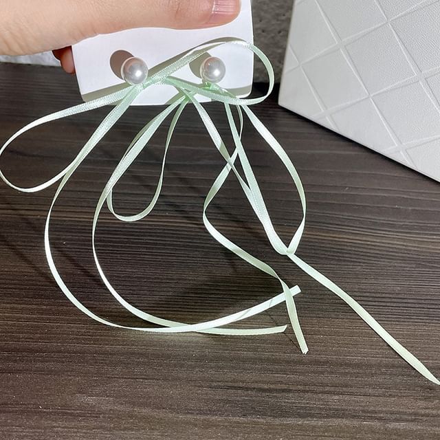 Pearl Bow Faux Earring