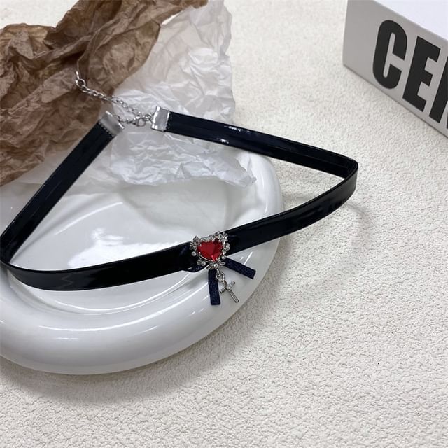 / Choker Rhinestone Faux Leather Cross Necklace