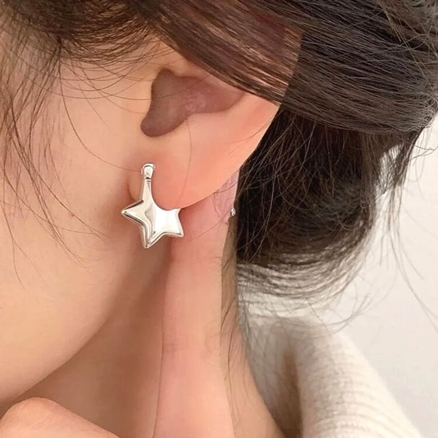 Huggie Clip-On Star / Earring