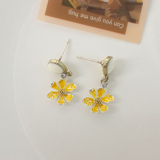 Earring / Flower Drop On Clip