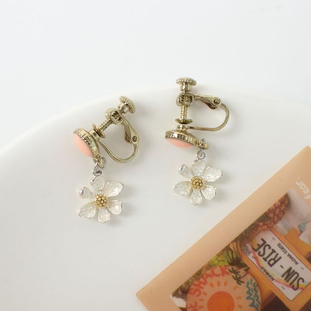 Earring / Flower Drop On Clip