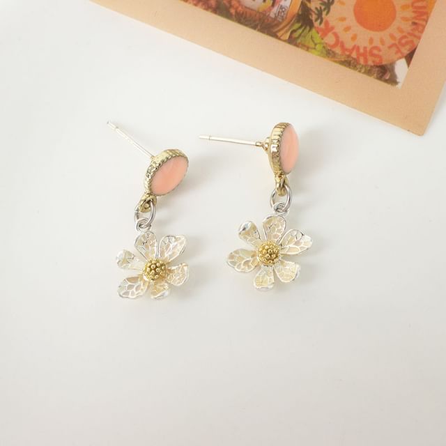 Earring / Flower Drop On Clip