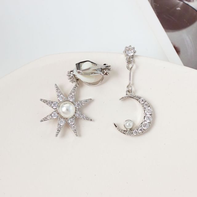 Star Alloy Asymmetrical Rhinestone Moon Dangle Earring Faux Pearl