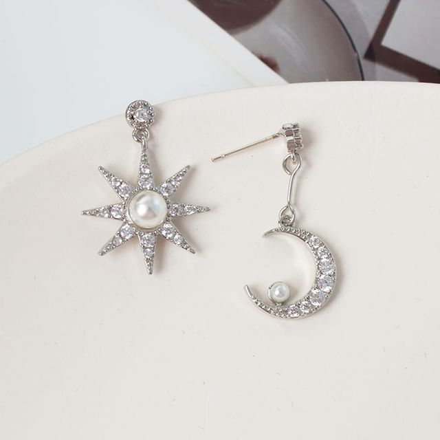 Star Alloy Asymmetrical Rhinestone Moon Dangle Earring Faux Pearl