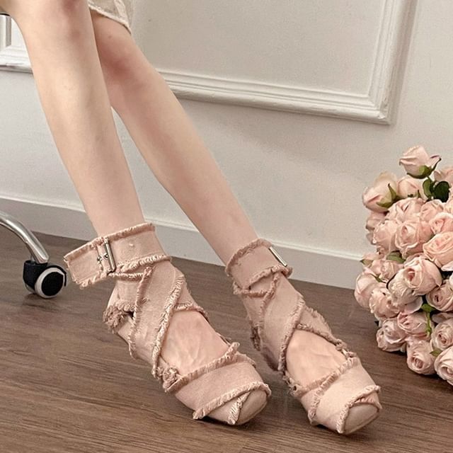 Buckled Flats Ballet Plain