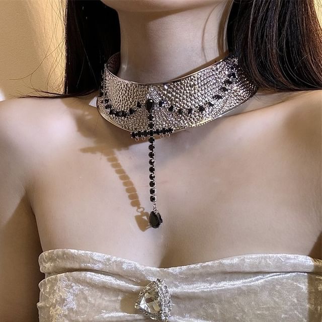 Lariat Rhinestone Choker Metallic
