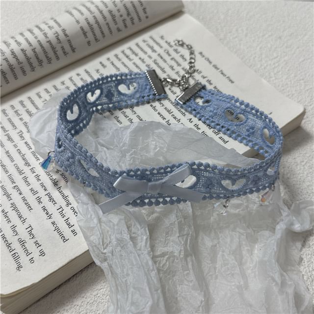 Heart Choker Accent Ribbon Cutout